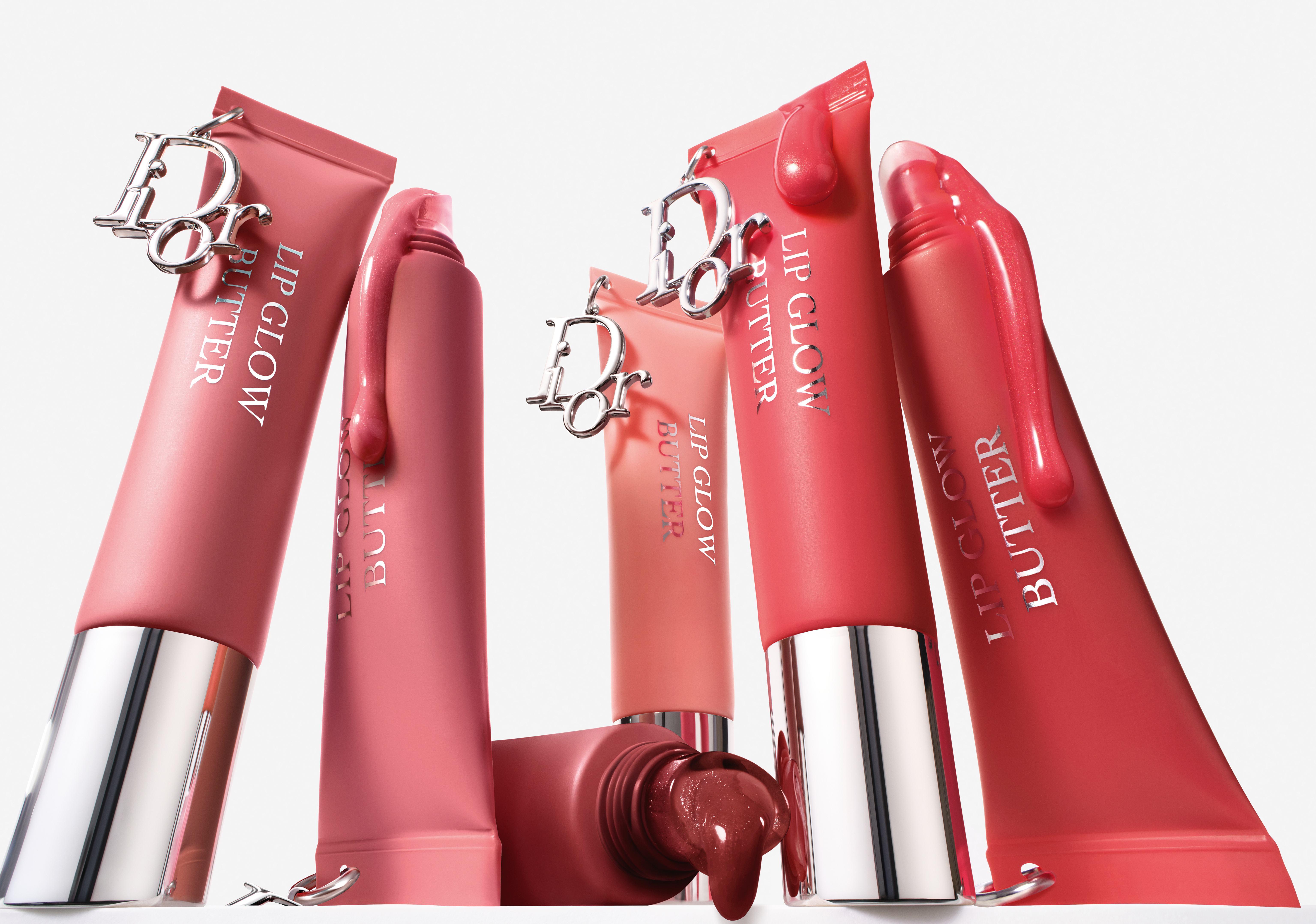 A26 M224 BACKSTAGE P14F RANGE LIP GLOW BUTTER SW F39 Crop Presse 1040X730