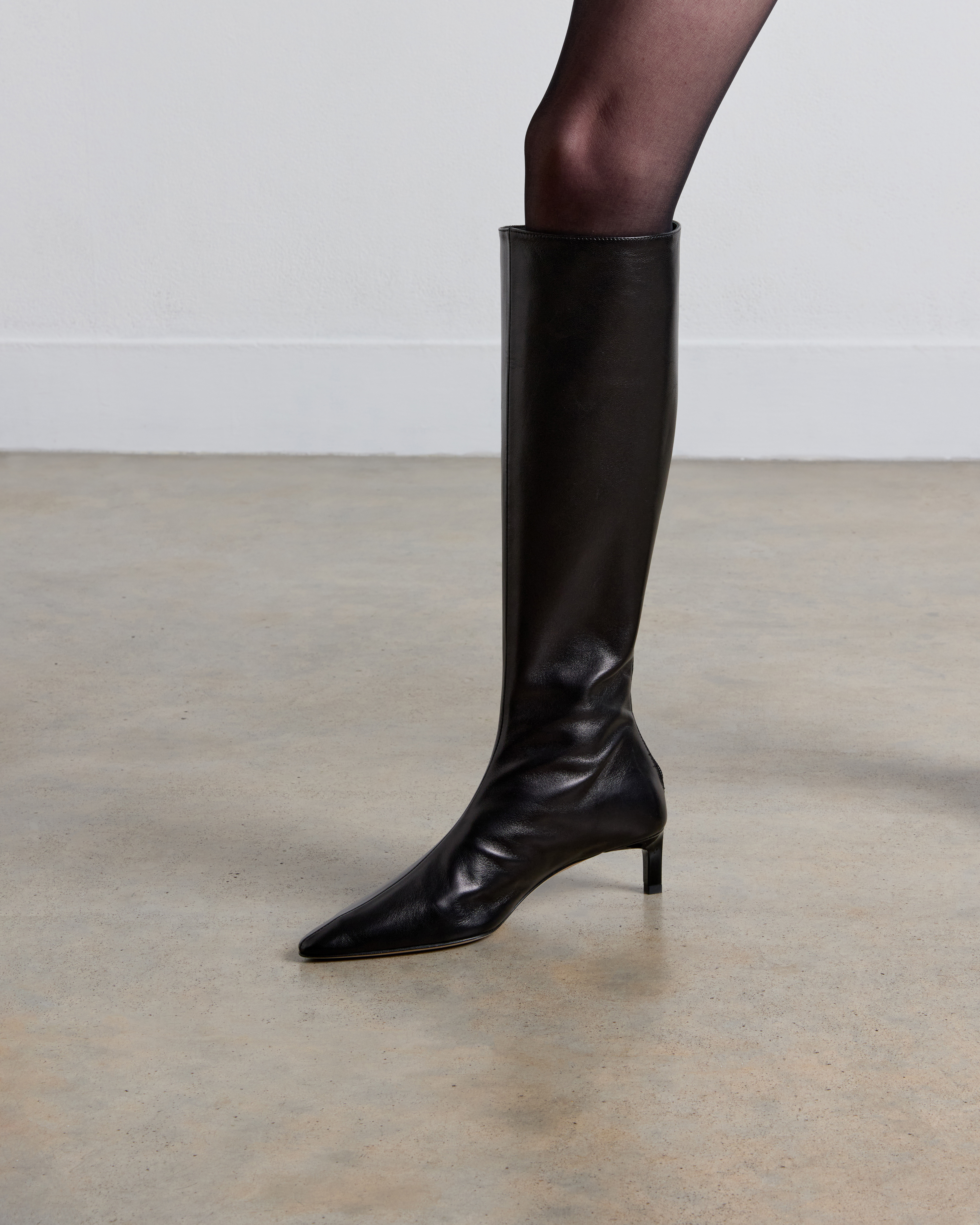 DEAR FRANCES Winter 2026, Topo Knee Bootie, Black Leather
